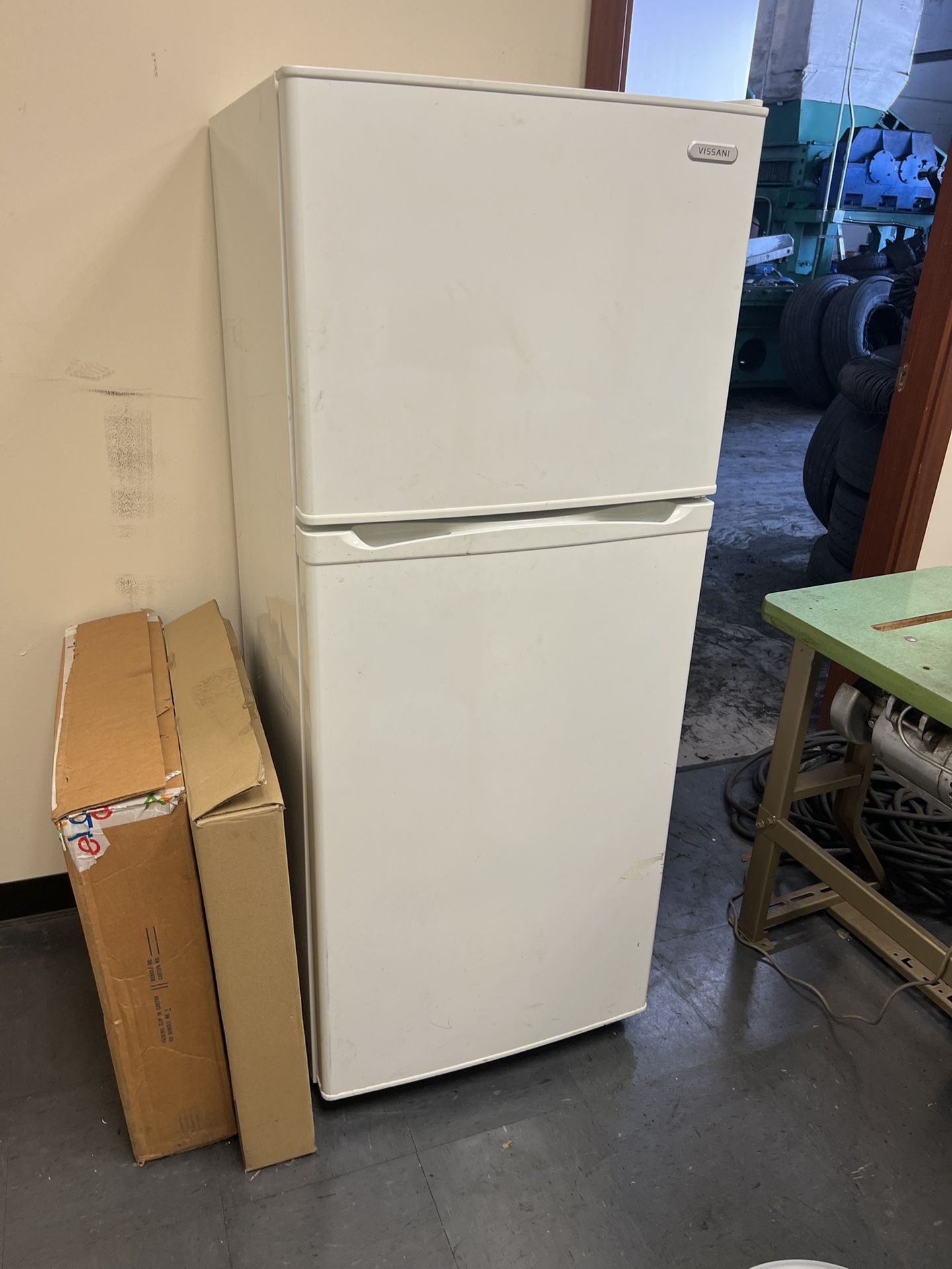 Refrigerator W24 inch. H5foot. Deep 25 inch
