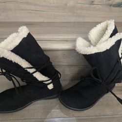 AIR WALK BOOTS SIZE 6