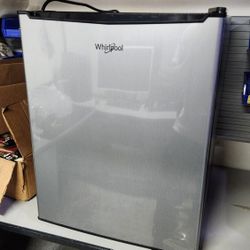Whirlpool Mini Fridge 