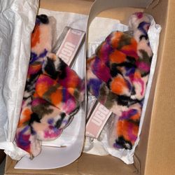 Ugg Slides Size 7 Used Perfect Condition $90