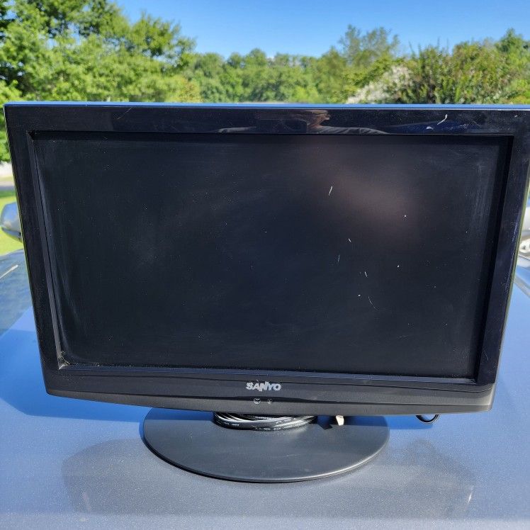 TV SANYO 19"