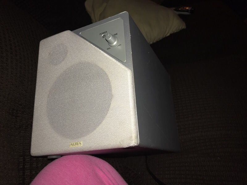 Aura powered subwoofer model SUB-4A1