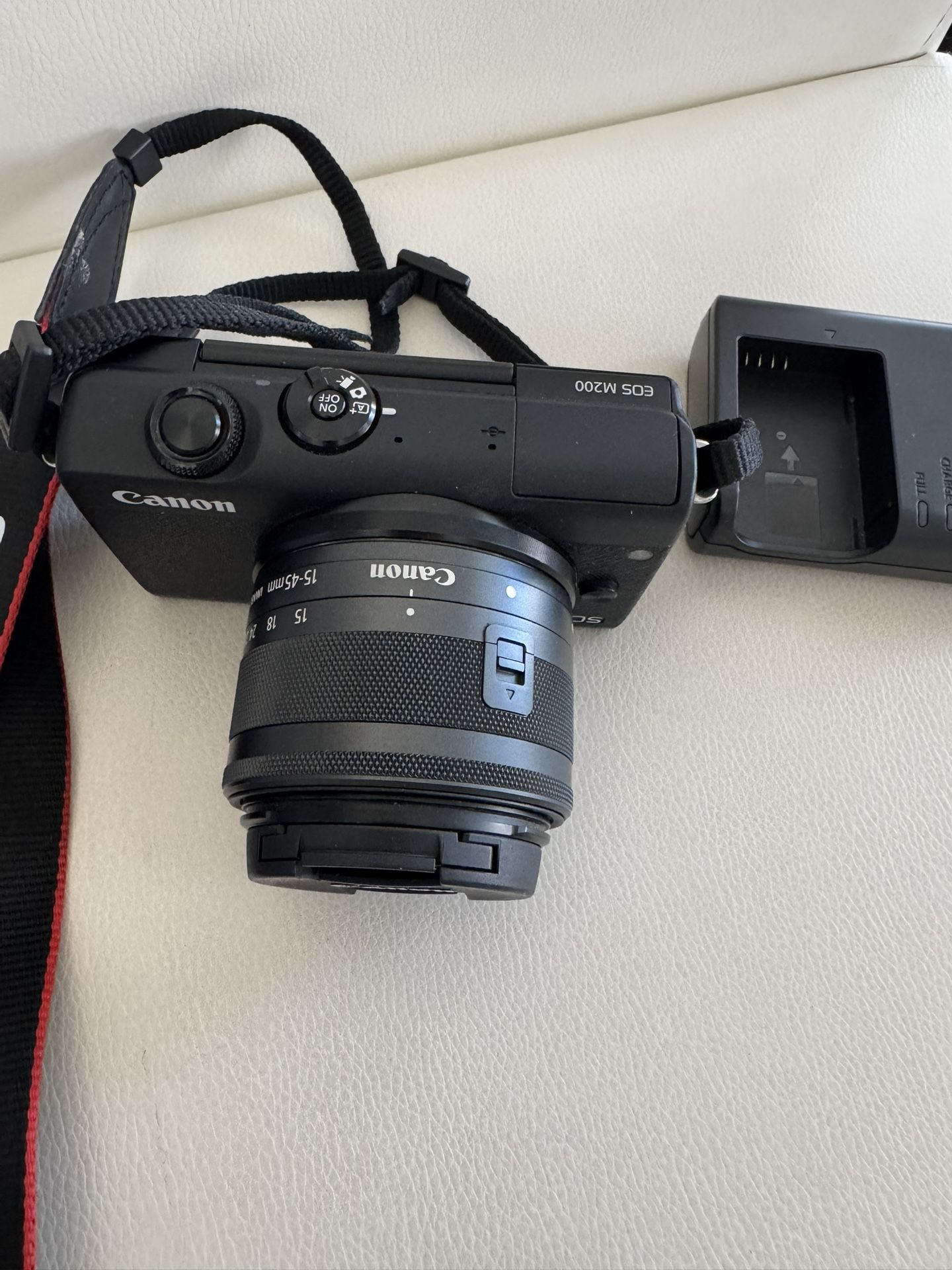 Canon EOS M200 Camera