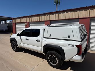 Smart cap camper shell