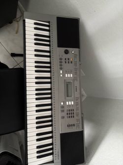 Yamaha PSR-E353 portable keyboard with stand and seat