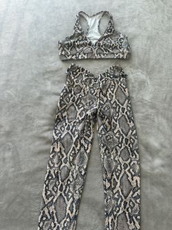 BAG FULL OF GYM CLOTHES - size Small 