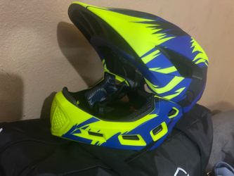2  piece bicycle helmet (medium))