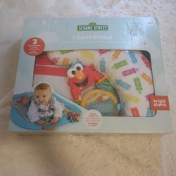 SESAME STREET - ELMO Baby Play Mat and Pillow / Tapete y almohada de Juego para bebés 