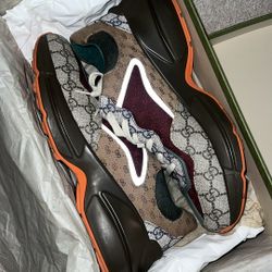 Gucci Sneakers Size 42