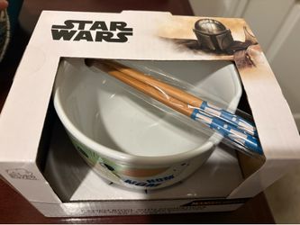 Star Wars Ramen bowl with chopsticks