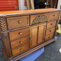 Tommy Bahama Dresser ( Deliver Available ) 