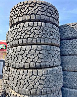 35x12.50/18 toyo 📍📍 Vendo un set de llantas con 80% de vida las 4 📍🌟