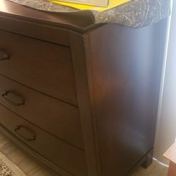 Drawers for sale ..like new Its Coming With Bed And Matrix Quine