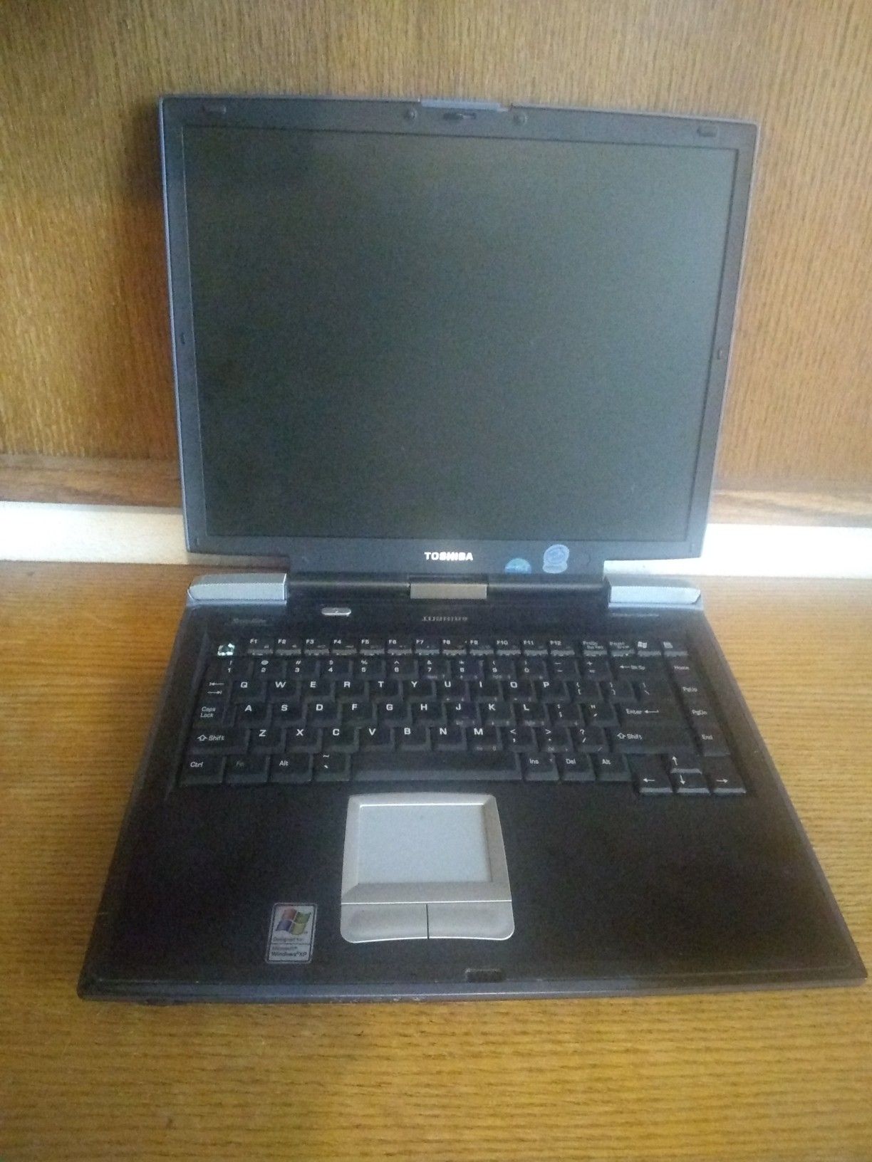 Computers selling for parts the Toshiba all that needs is a charger I think that has Windows XP on it and others don't know if they work