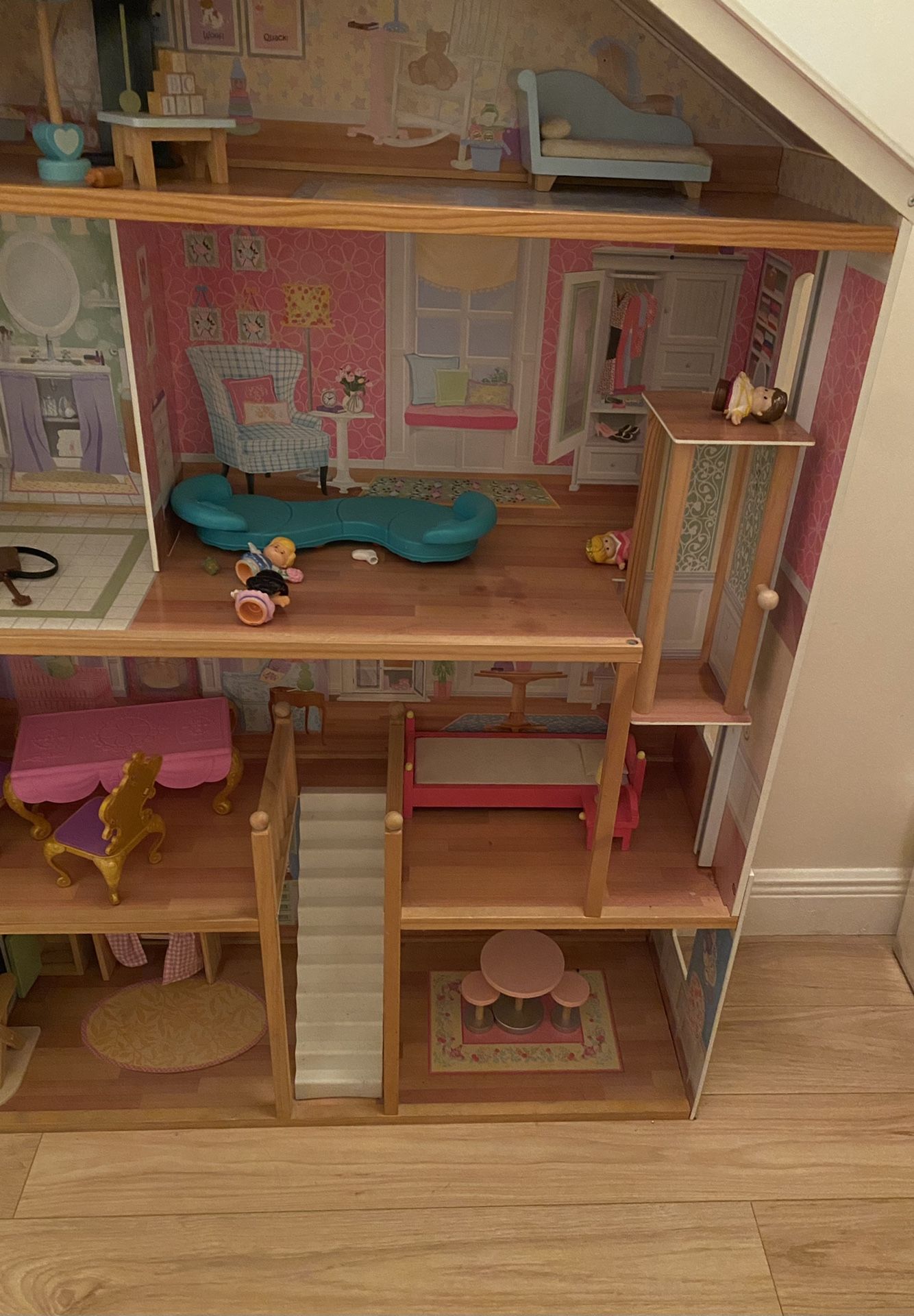 4 Level Wooden Dollhouse for Sale in Fort Lauderdale, FL OfferUp