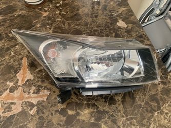 2012 Chevy Cruze Left Headlight