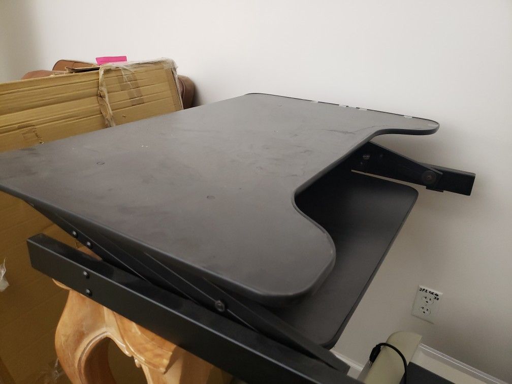 Free Standing Desk