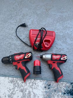 Milwaukee M12 Drill and Impact Driver Combo