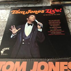 Two TOM JONES ANd Two ENGLEBERT Vintage Albums $10 Each