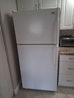 Apt. Size refrigerator/freezer