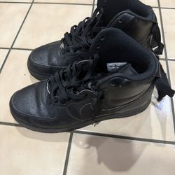 Nike black hight top sneakers size 9.5 M
