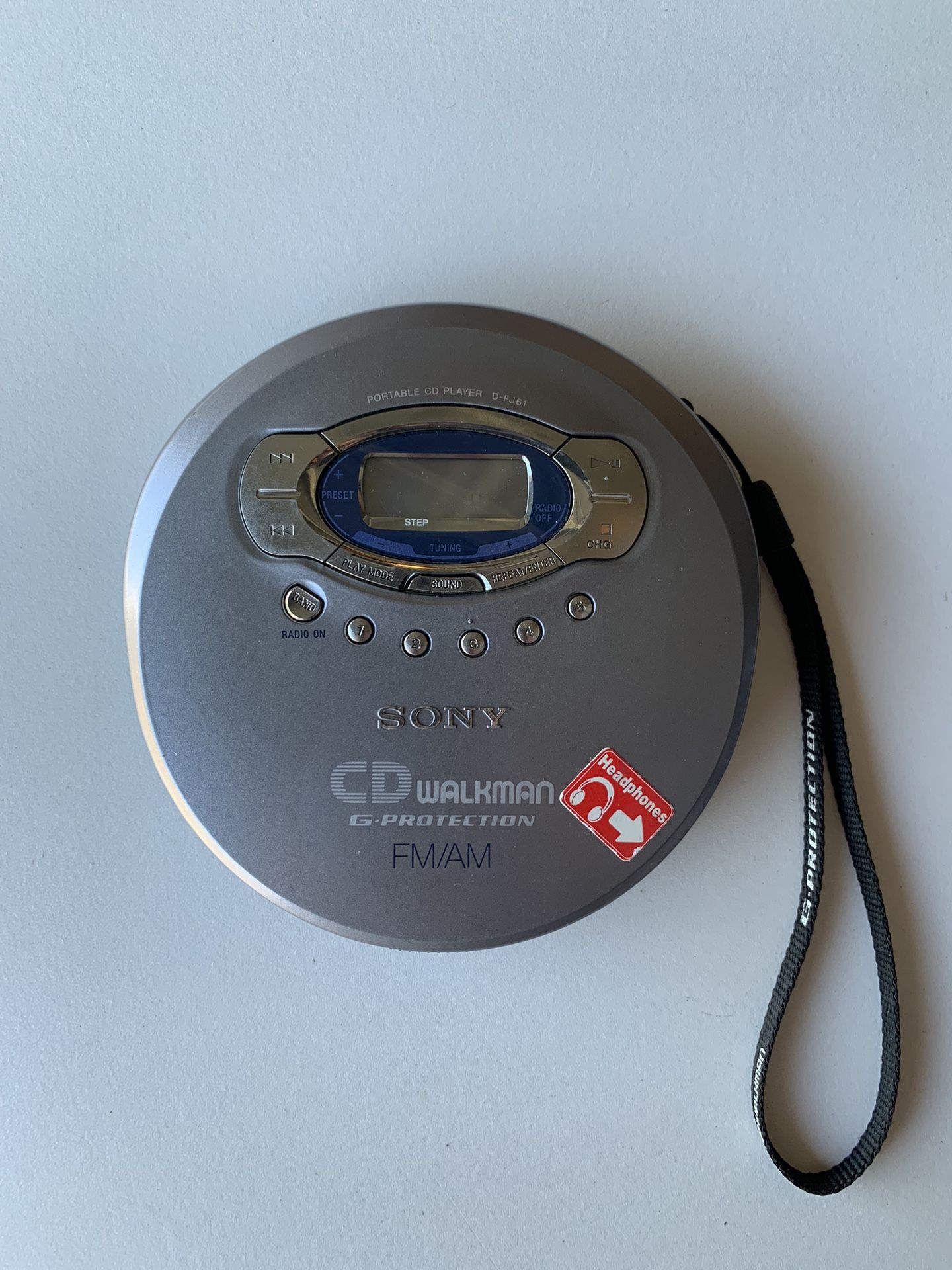 Sony CD Walkman G-Protection Portable CD Player FM/AM Radio D-FJ61