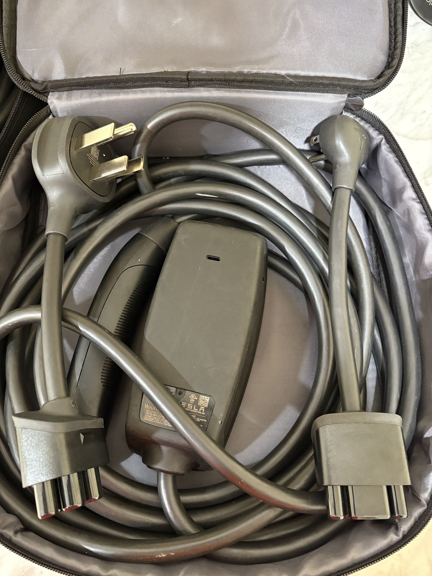 Tesla Mobile Charger
