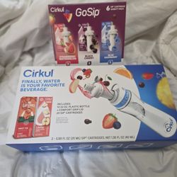 Cirkul Water Bottle & 8 Catriges