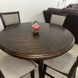 Elegant Dining Set