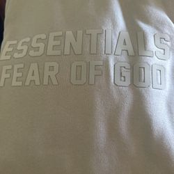 Essentials S Thru XL   Sycamore Color New With Tags 