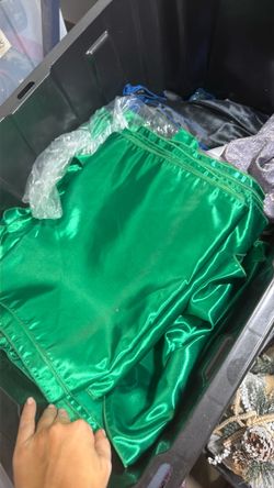 Bunch of runners brand new never used but we switched to something else, gold green, sequin color pick up for $70 only today!!!!! Worth like $450