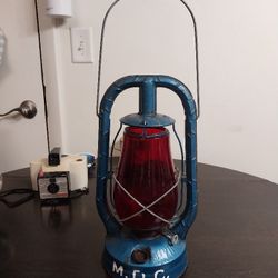 Vintage Monarch (M.D.C.)New York,U.S.A.,Oil LampW/ Red Glass Globe