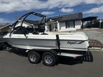1998 Tige Boat