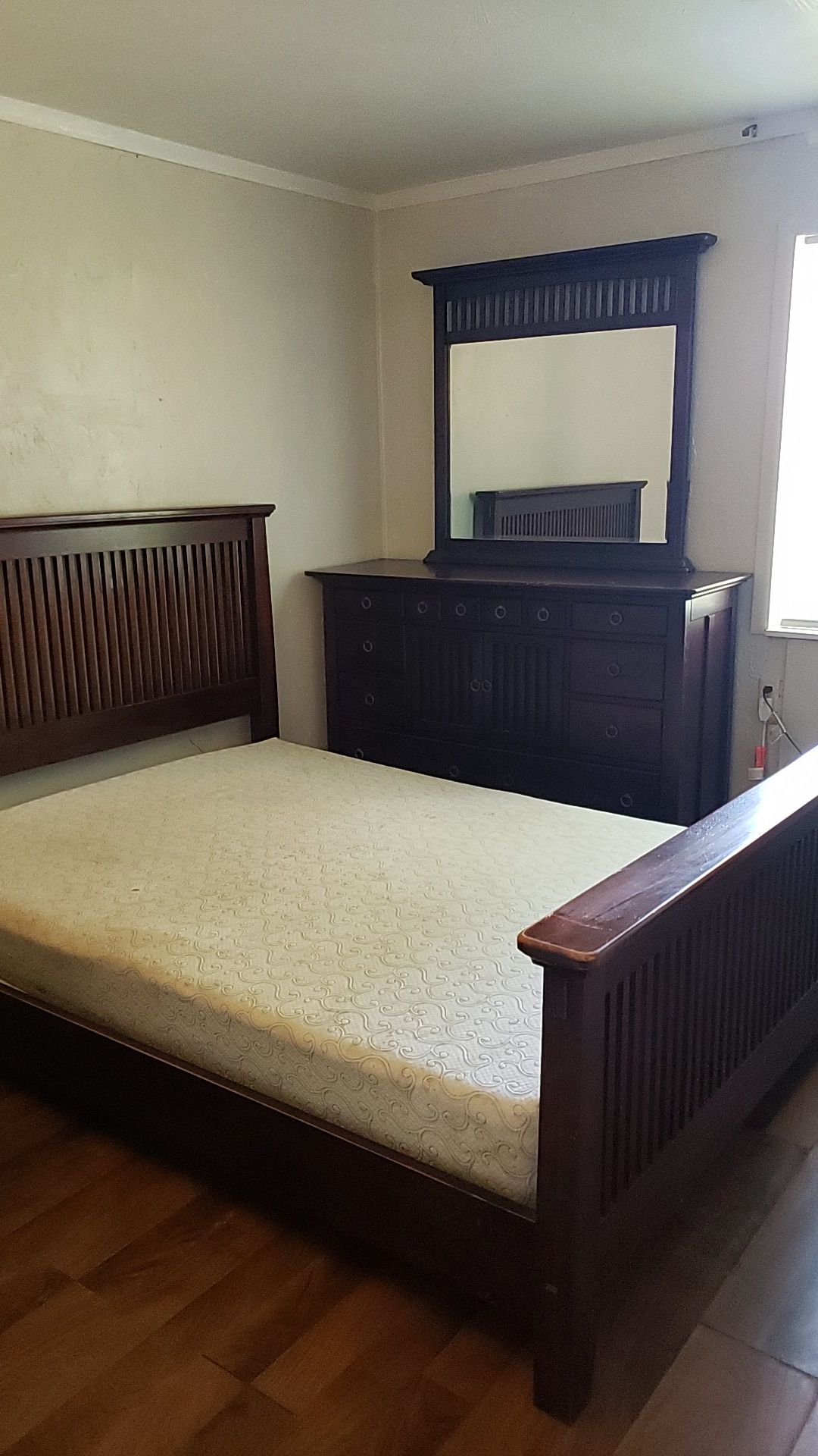 Queen bed and dresser with mattress