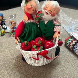 AnnLee Mr and Mrs Clause With Basket Card Hilder