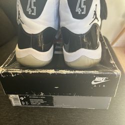 Jordan 11 Concord 