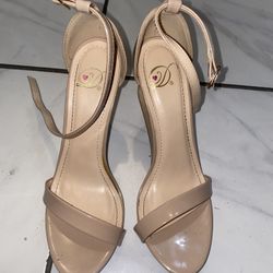 Nude High Heels 👠 