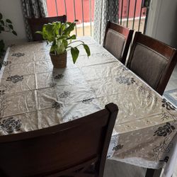 Dinning Table With Four Chairs 