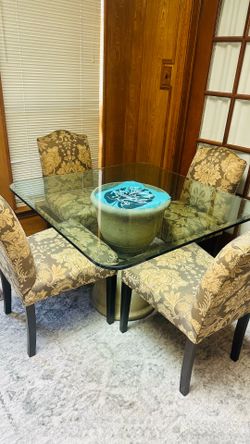 Dining Table and 4 Chairs