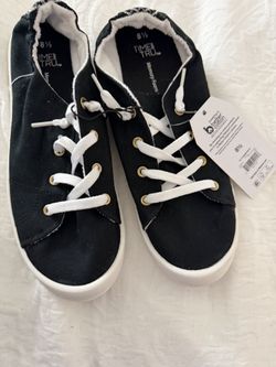 New- Black sneakers