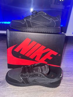 Travis Scott phantom black kids size 2.5