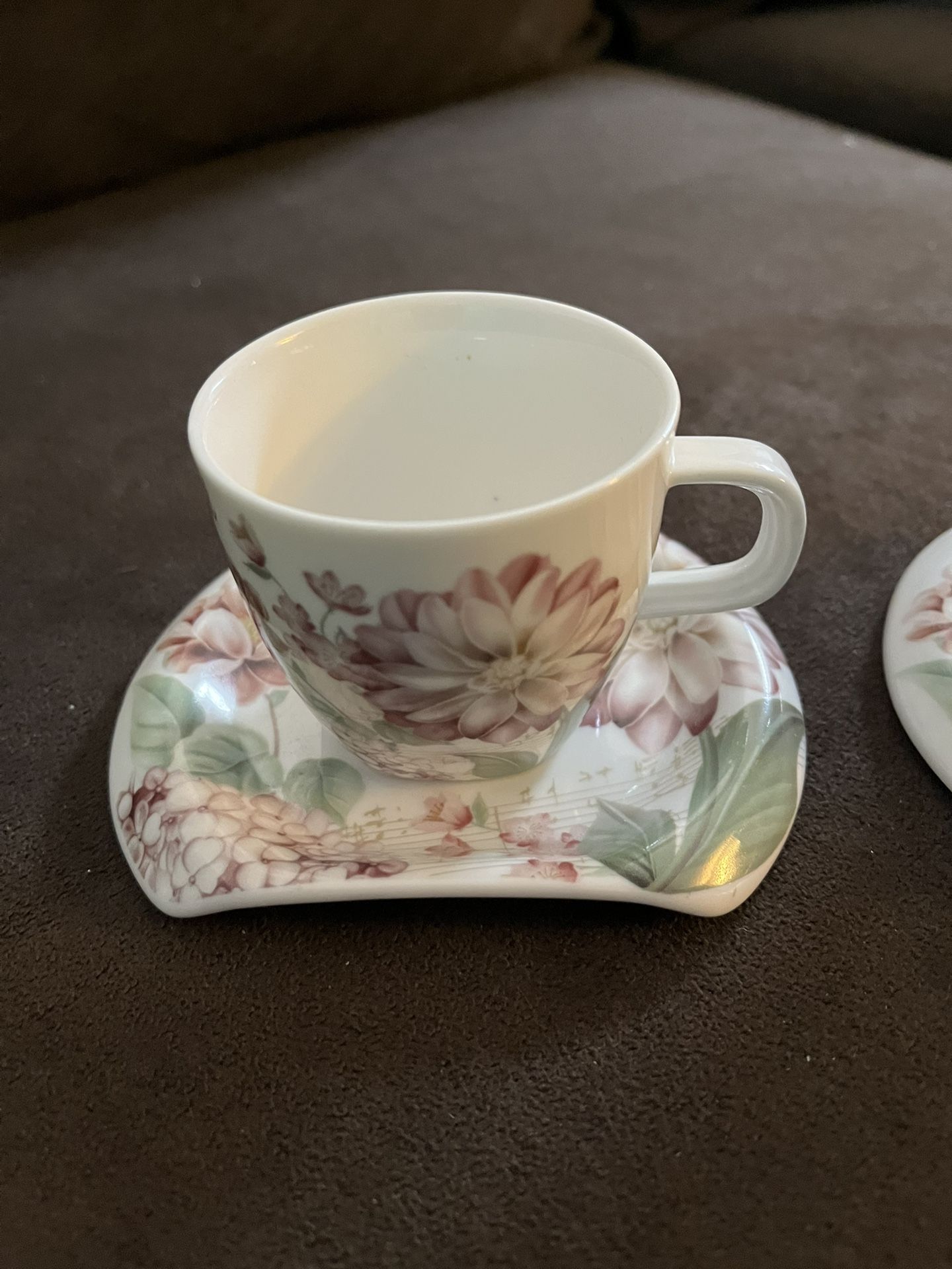 Chinese Porcelain Tea Set (2)