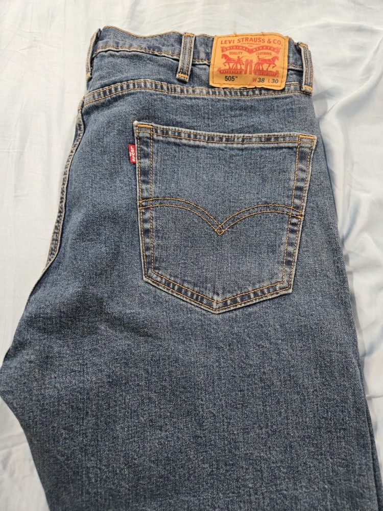 Levis