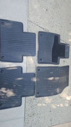 2020 Volvo XC90 floor mats
