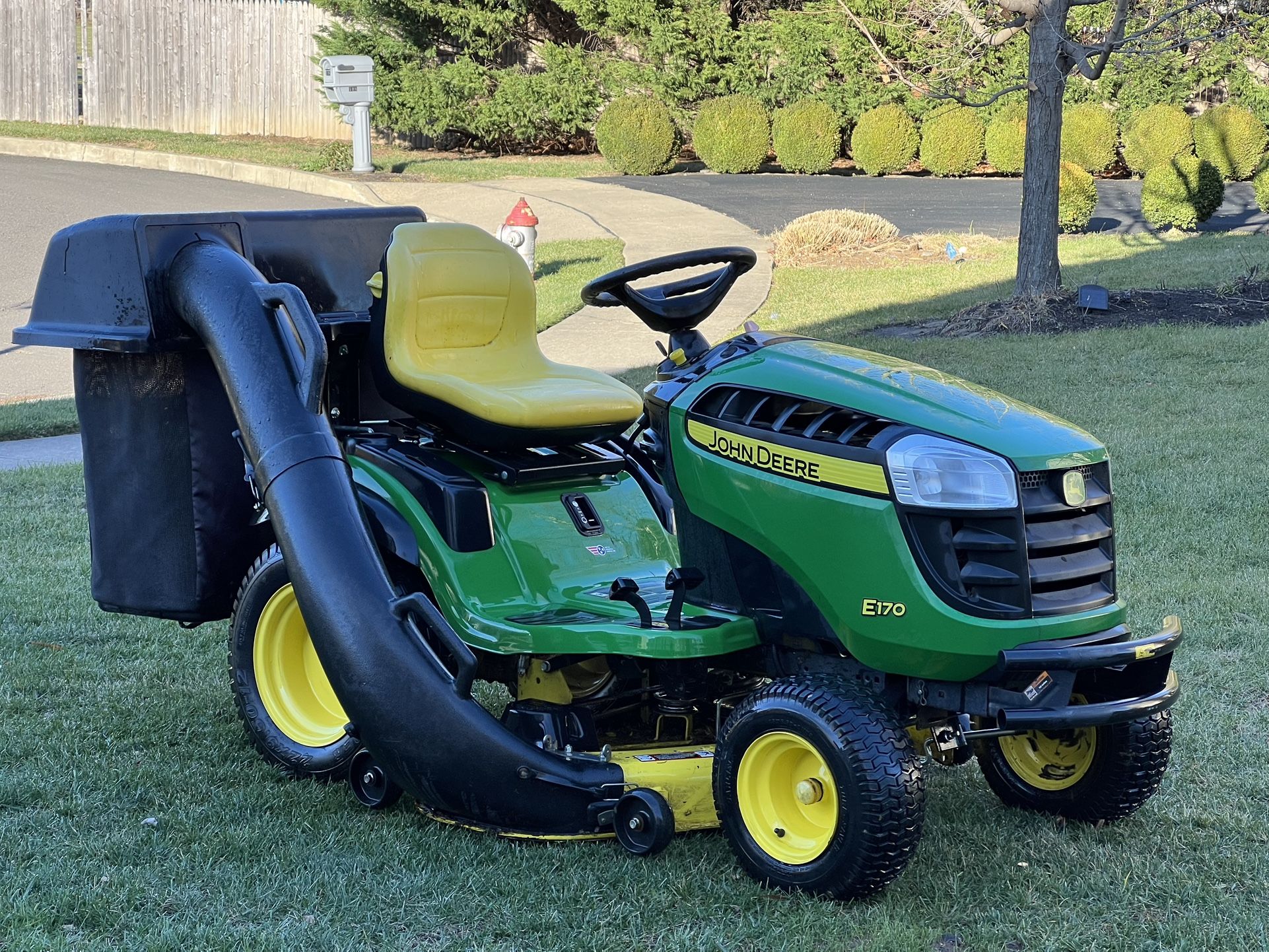 John Deere E170 With Bagger