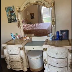 Beautiful Bedroom Set 