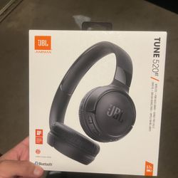 JBL Tune 520BT Bluetooth Wireless On-Ear Headphones