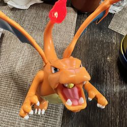 Charizard And Pokémon Collectors Tin