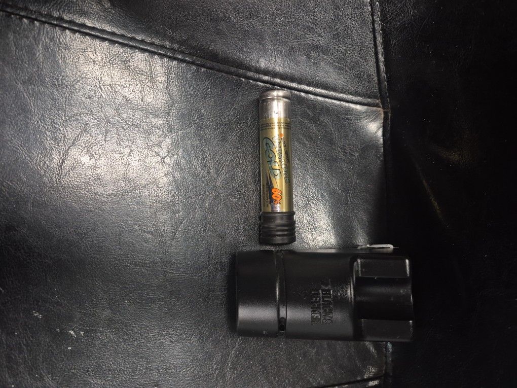 Black and Decker Versa Pak vp119 gold battery and charger