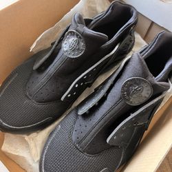 Hardly Worn 6y Nike Huarache 